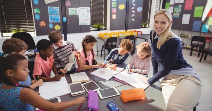 Incorporating Technology in Classrooms Pros, Cons, and Best Practices