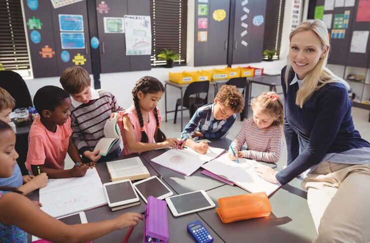 Incorporating Technology in Classrooms Pros, Cons, and Best Practices